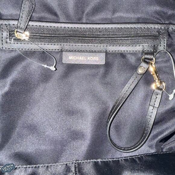 MICHAEL KORS Black Ultra Pink Ruby Jewel Floral Large KELSEY NYLON
BACKPACK - Picture 13 of 16